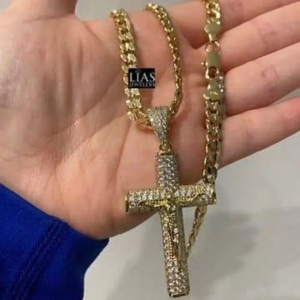 New 14k yellow gold filled Cuban link chain and cross pendant